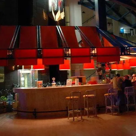 Queens Park Hotel